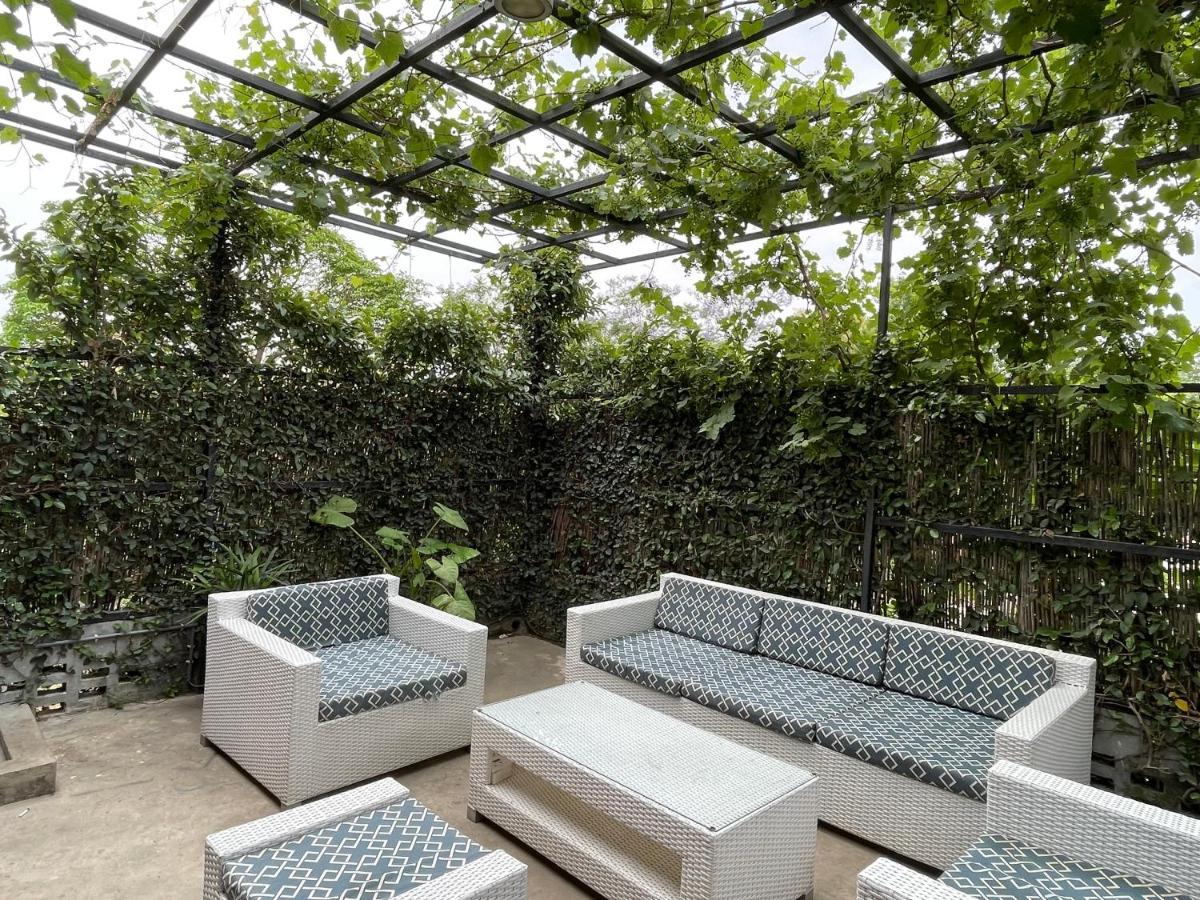 Riviera Courtyard Guest House Исламабад Екстериор снимка