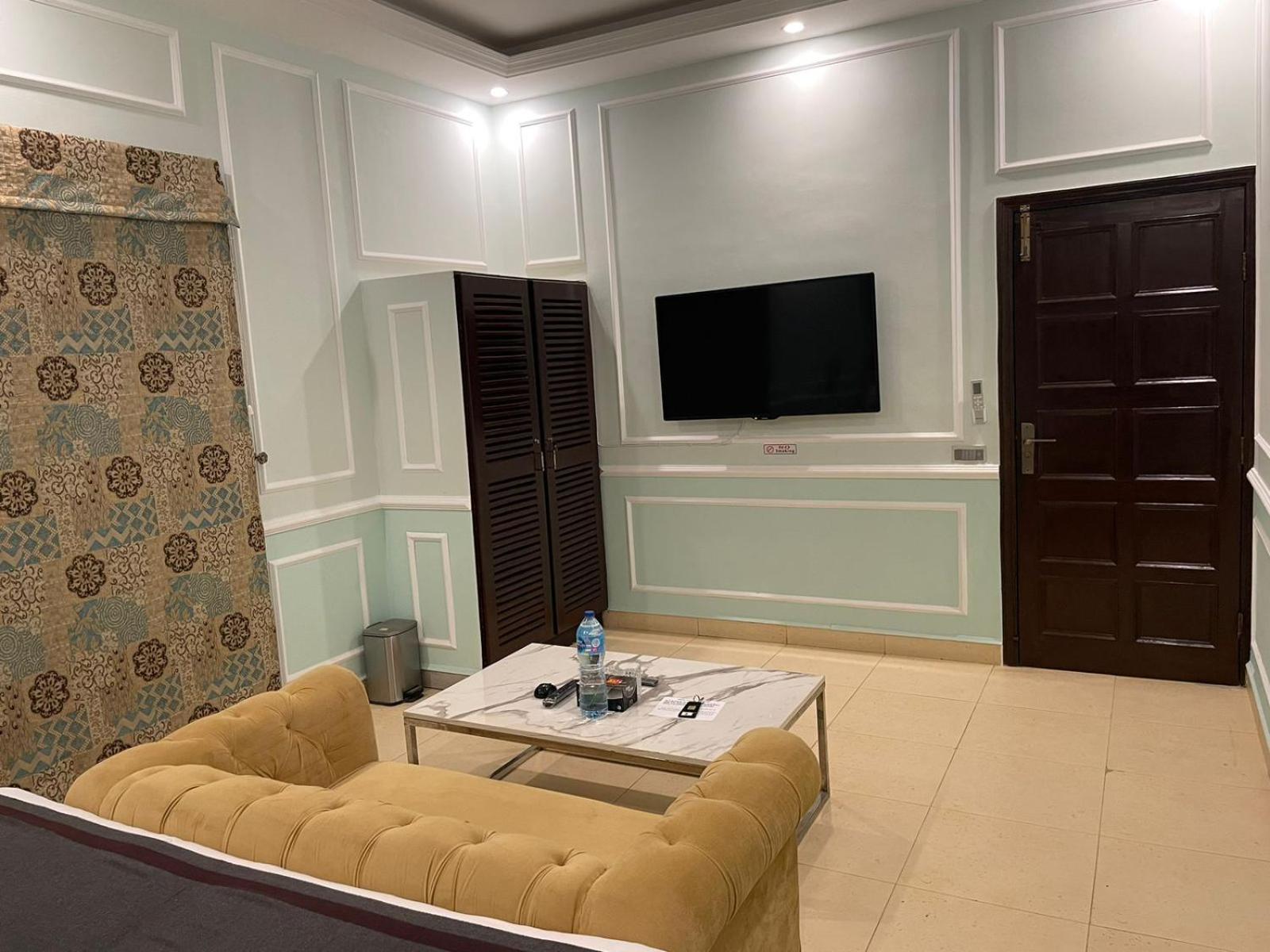 Riviera Courtyard Guest House Исламабад Екстериор снимка