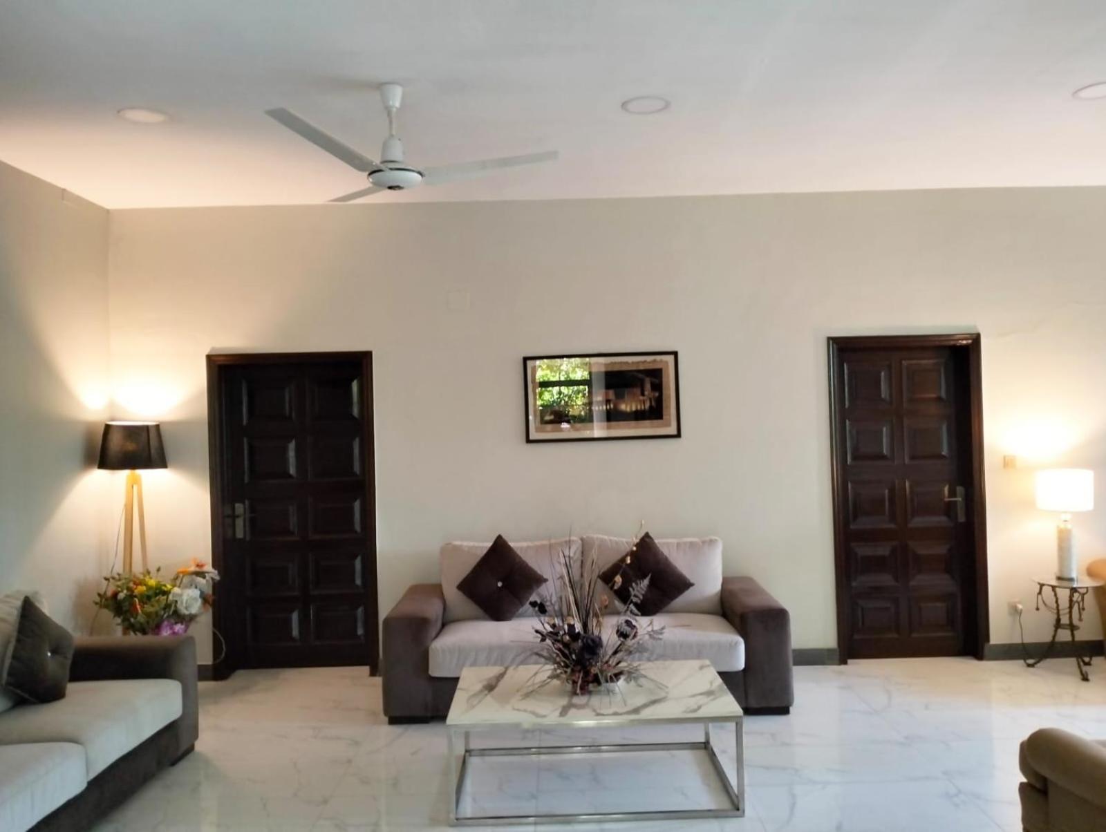 Riviera Courtyard Guest House Исламабад Екстериор снимка
