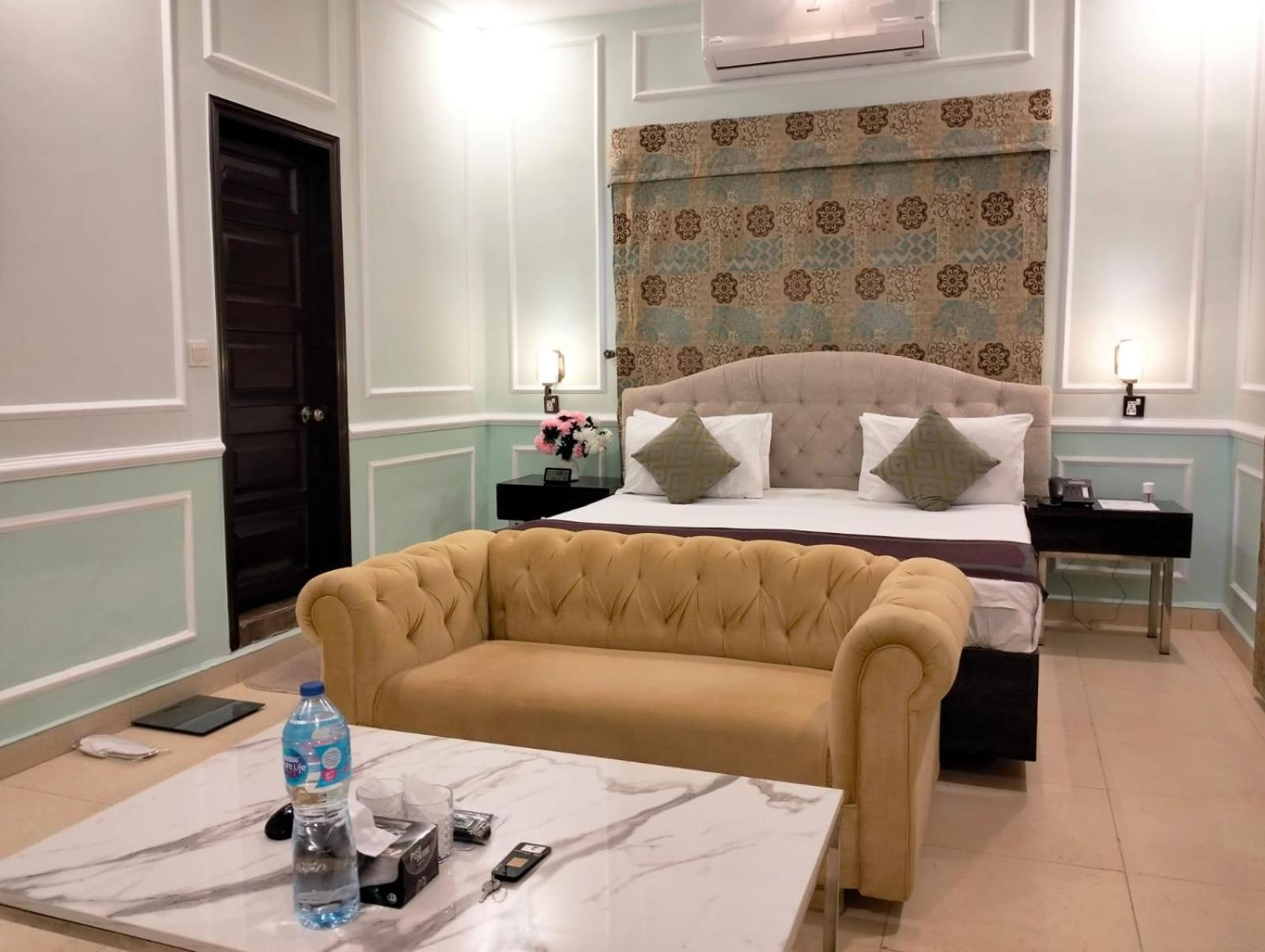 Riviera Courtyard Guest House Исламабад Екстериор снимка