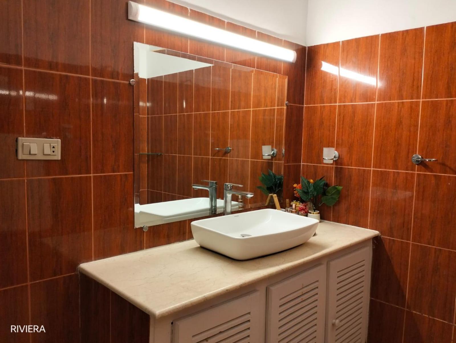 Riviera Courtyard Guest House Исламабад Екстериор снимка