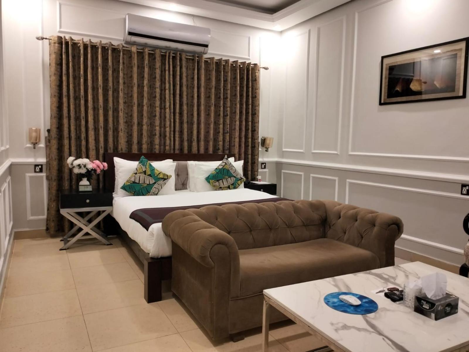Riviera Courtyard Guest House Исламабад Екстериор снимка